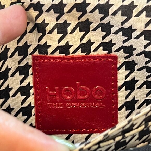 HOBO Clutch Wallet in Beautiful Red Leather w Black & White Houndstooth Interior - Picture 9 of 10